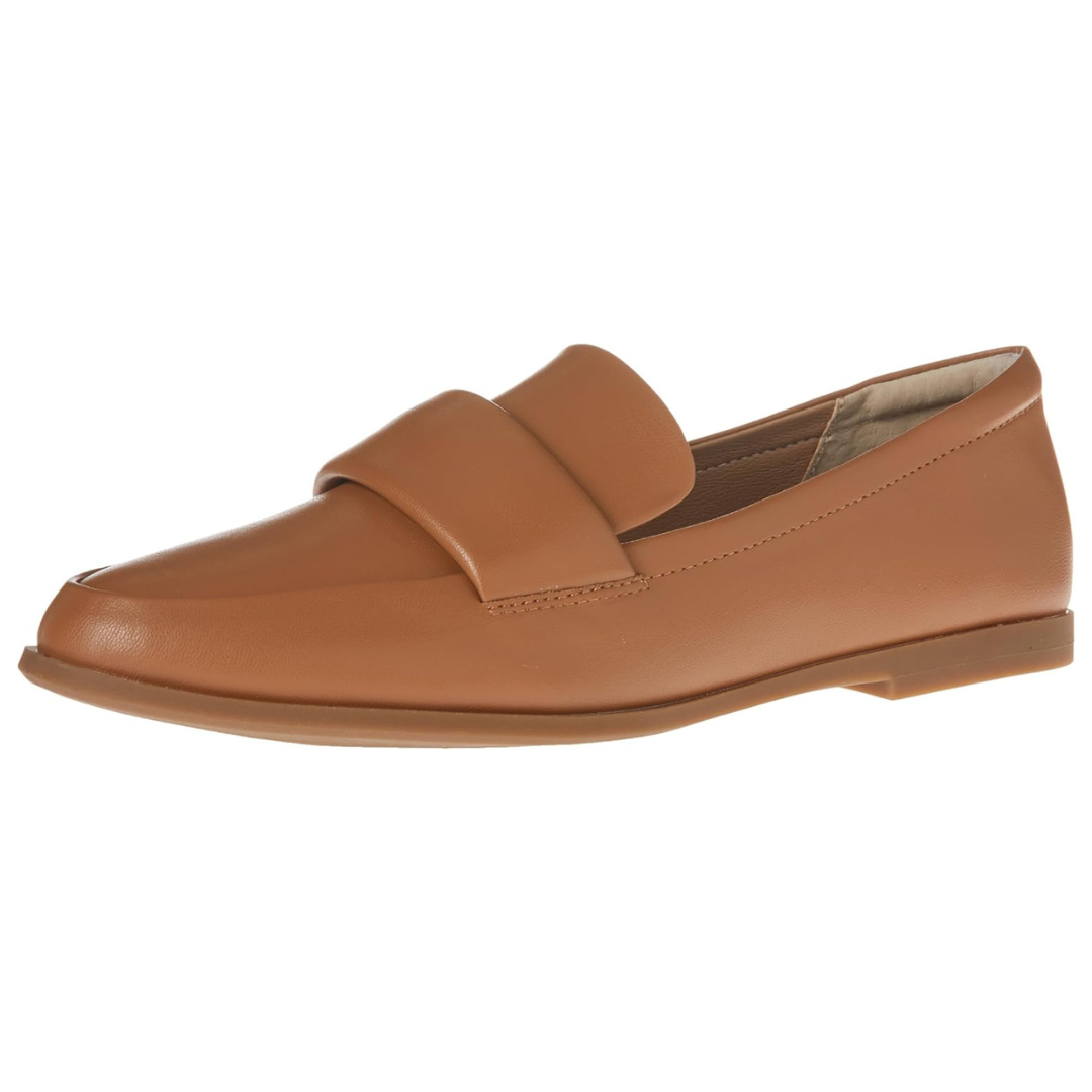 Amazon Essentials Women's Soft Moc Toe Loafer (2 Colors)