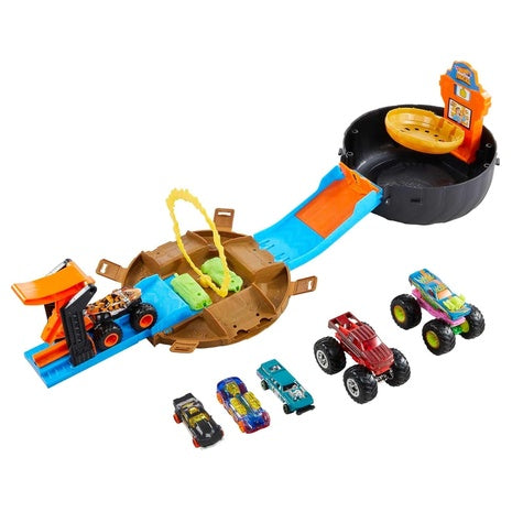 Hot Wheels Monster Trucks Stunt Tire Playset (3 Trucks + 4 Cars)