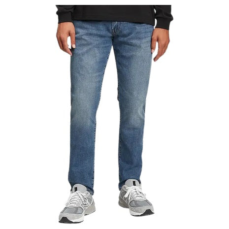 GAP Men's Athletic Taper Jeans (Medium Wash)