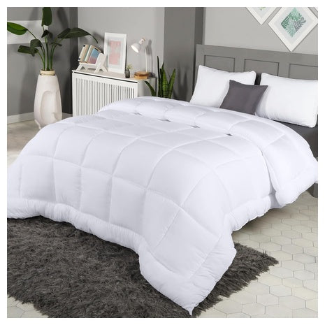 ‌Utopia Bedding All Season Down Alternative Quilted Comforter