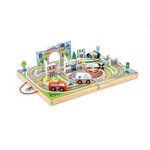 Melissa &amp; Doug Pueblo de mesa para llevar de madera, 18 piezas