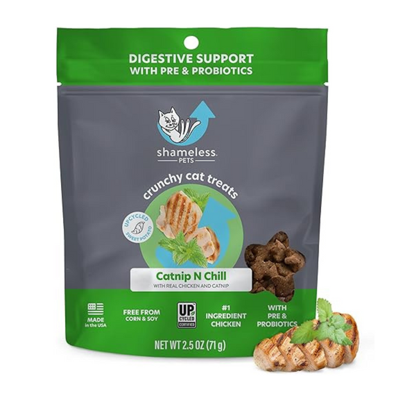 Golosinas crujientes para gatos con pollo y hierba gatera para la salud digestiva de Shameless Pets, 2,5 onzas