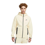 25% de descuento adicional en sudaderas con capucha, zapatillas deportivas y accesorios Nike ya con descuento
