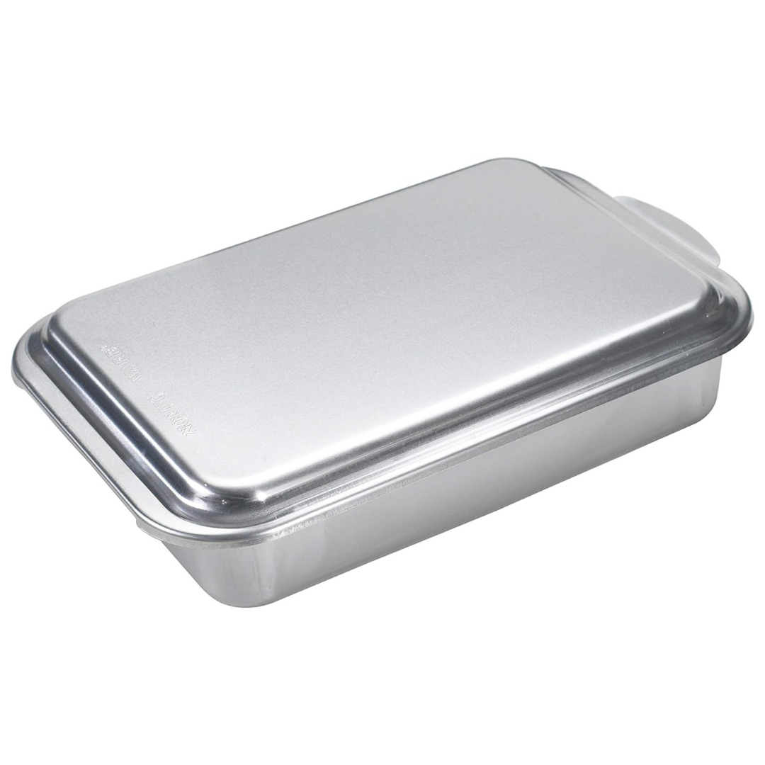 9" x 13" Nordic Ware Classic Metal Covered Cake Pan
