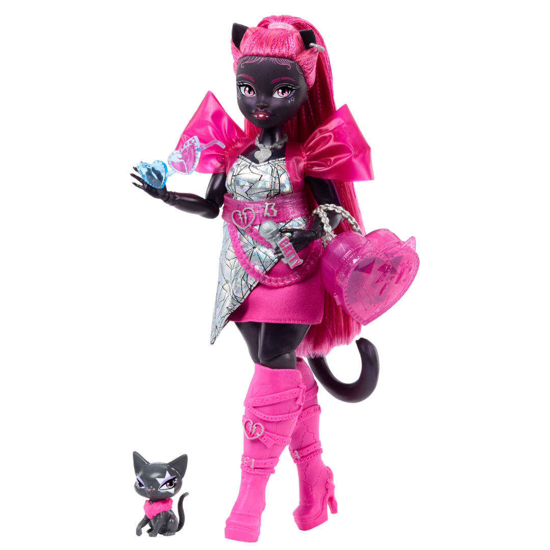 Monster High Catty Noir Doll With Pet Cat Amulette And Accessories