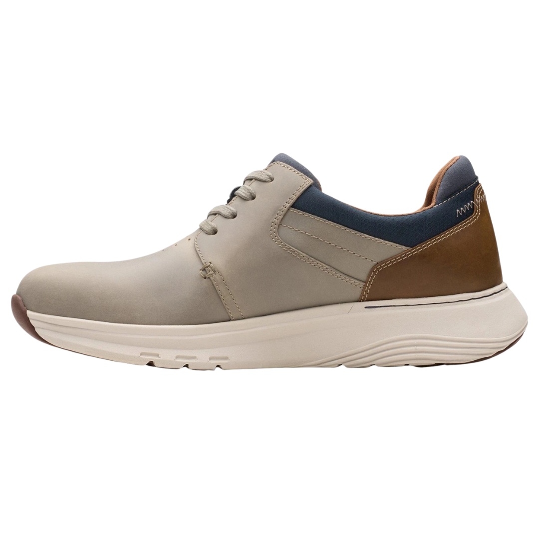 Clarks Collection Men's Motion Trek Plain Toe Sneaker