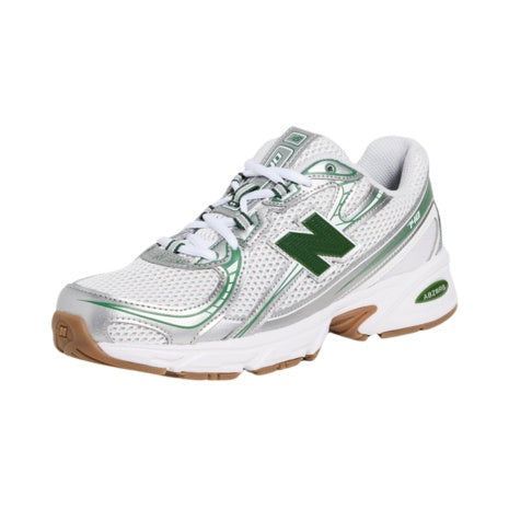 New Balance 740 in Green