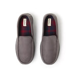 Dearfoams Cozy Comfort Jason - Pantuflas tipo mocasín de microgamuza para hombre