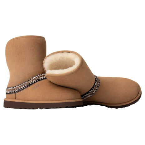 UGG Women's Classic Short Crescent