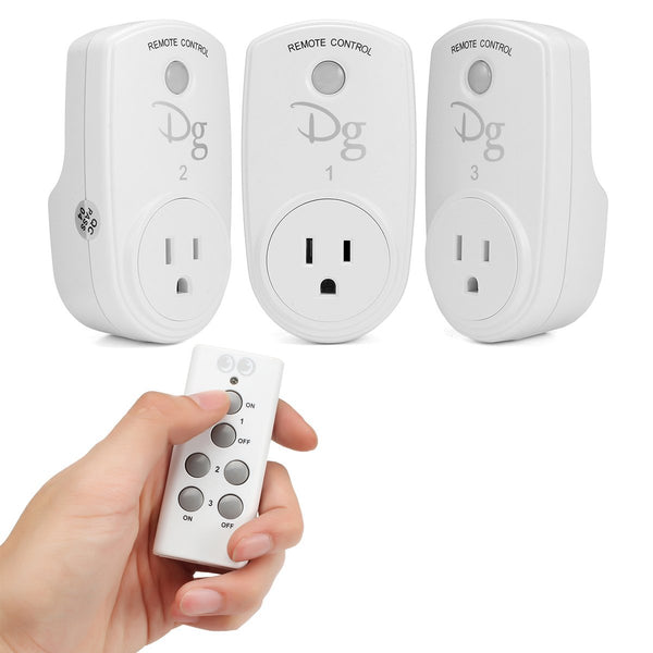 Set of 3 smart home plugs with remote