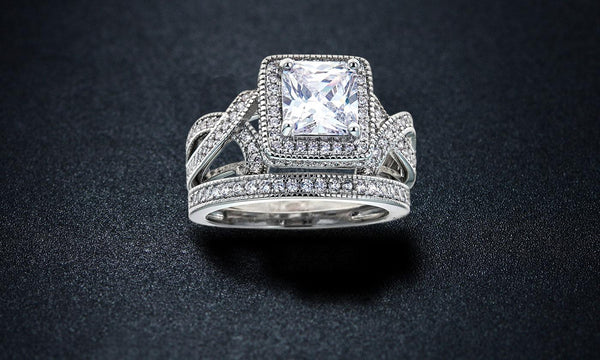 Conjunto de anillos de novia con circonita cúbica de talla princesa