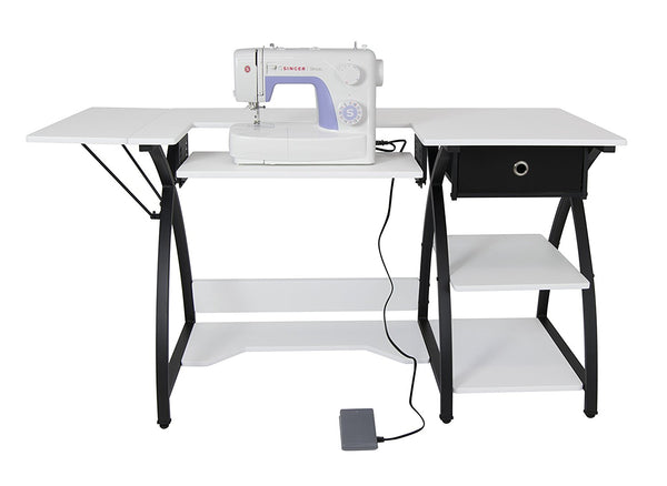 Combinación de máquina de coser Singer con mesa de costura.