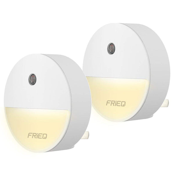 Luz nocturna enchufable LED FRiEQ con sensor de atardecer a amanecer