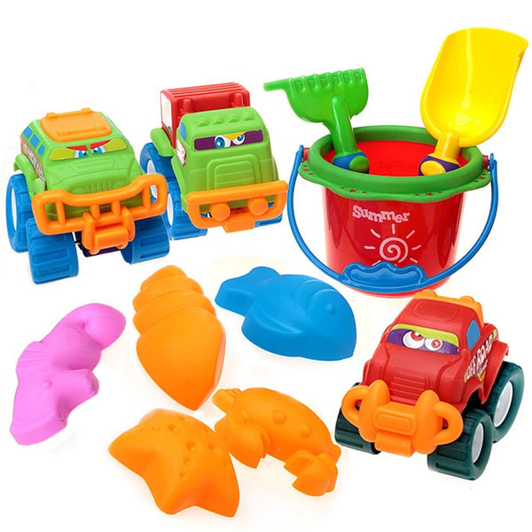 Set of 11 beach toys
