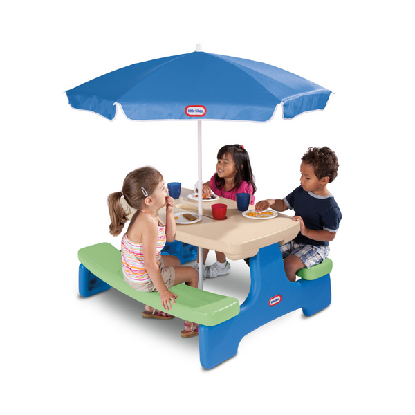Mesa de picnic para niños con sombrilla Little Tikes Easy Store
