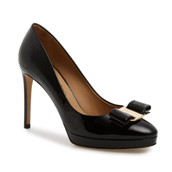 Salvatore Ferragamo Zapatos de tacón de cuero negro