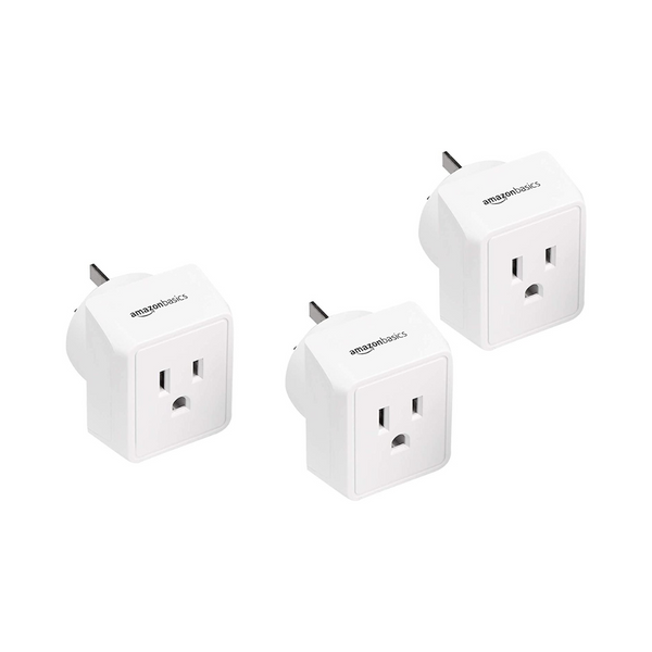 Paquete de 3 adaptadores de enchufe de viaje Amazon Basics