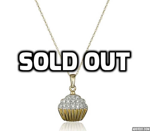 Collar con colgante de cupcake con detalles de diamantes en oro amarillo de 10 quilates