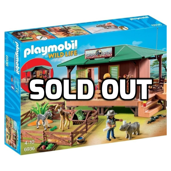 Estación de guardabosques Playmobil con zona de animales
